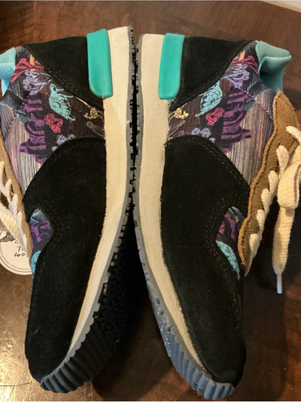 NEW INKKAS TENNIS SHOE - Picture 3 of 8
